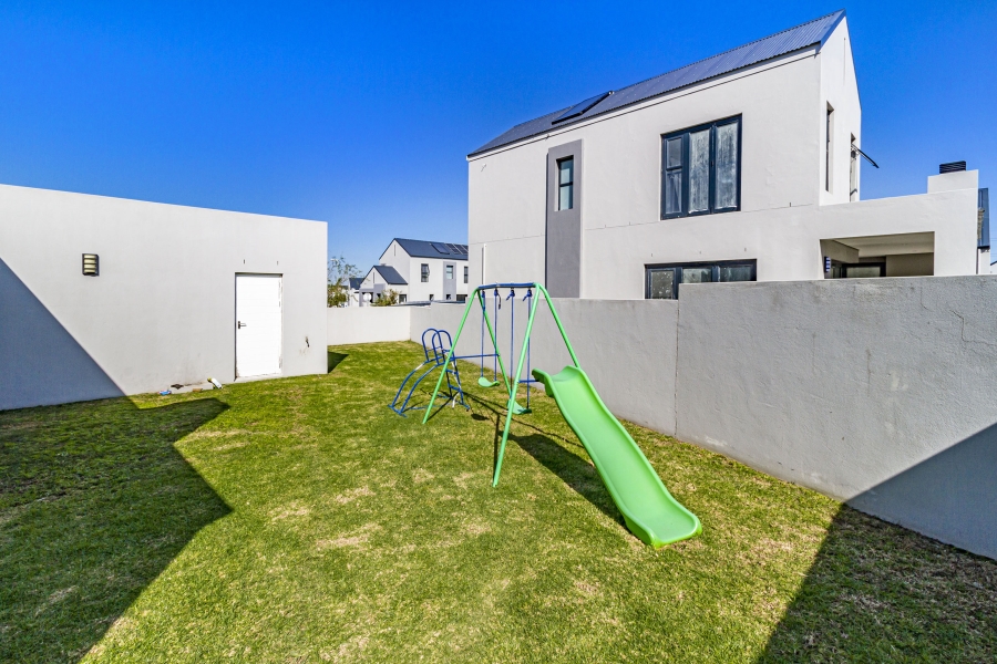 3 Bedroom Property for Sale in Aan de Wijnlanden Western Cape